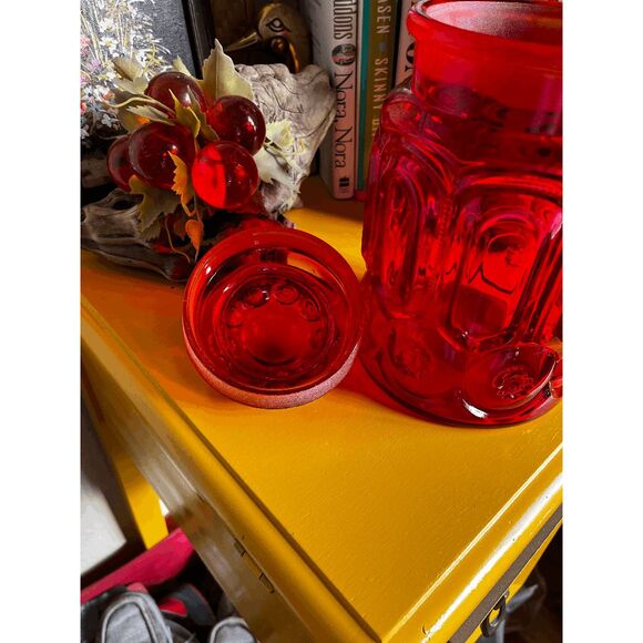 Vintage L.E. Smith Glass Moon and Stars Amberina Medium Lidded Canister - Picture 3 of 5